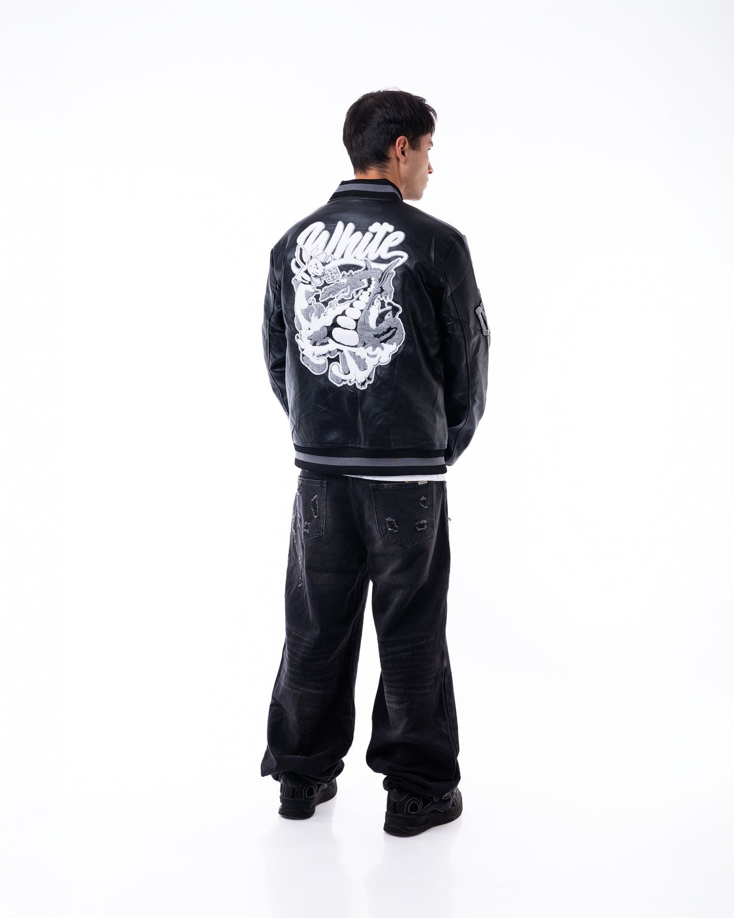 chaqueta eco cuero negra